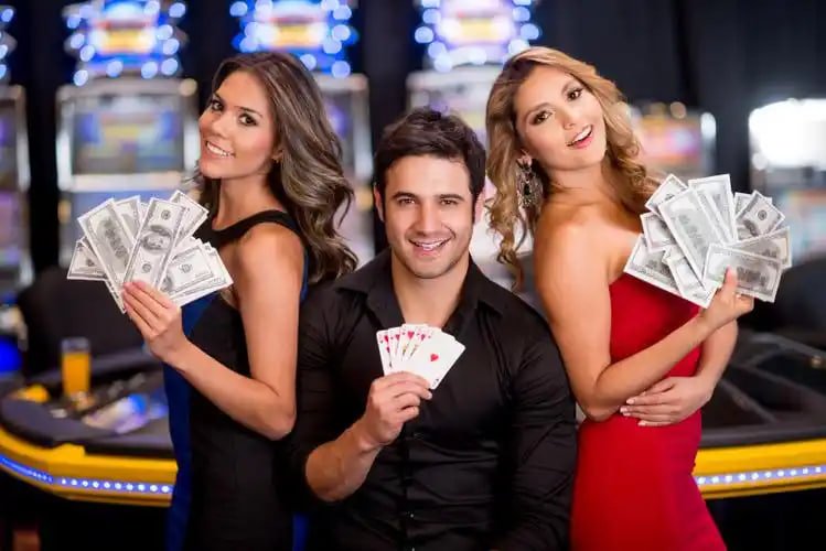Philippines players using slotvip tech on mobile in urban setting
